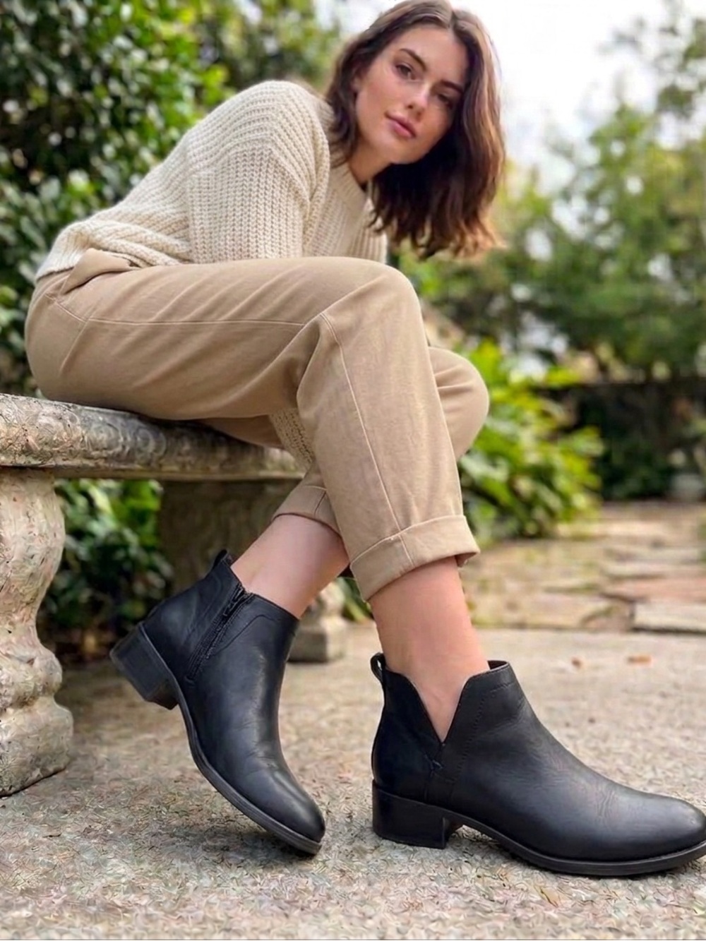 Vionic Boots Clara LTHR Booties 9 Black Leather Chelsea Weather Resistant